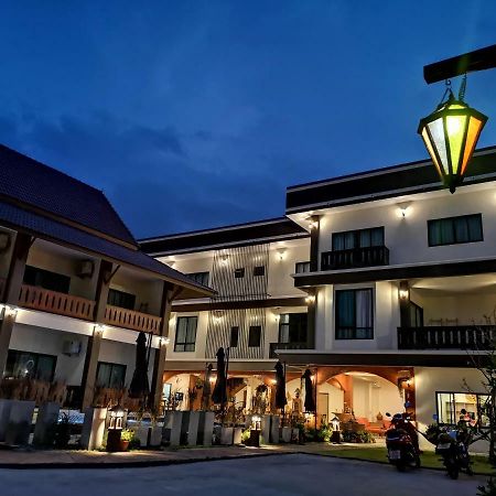 Sriananpura Hotel Chiang Mai Bagian luar foto