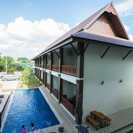 Sriananpura Hotel Chiang Mai Bagian luar foto