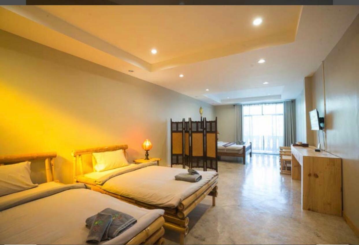 Sriananpura Hotel Chiang Mai Bagian luar foto