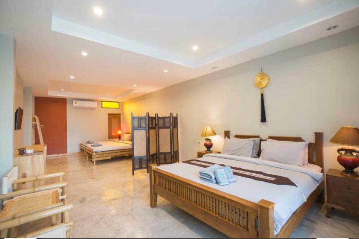 Sriananpura Hotel Chiang Mai Bagian luar foto