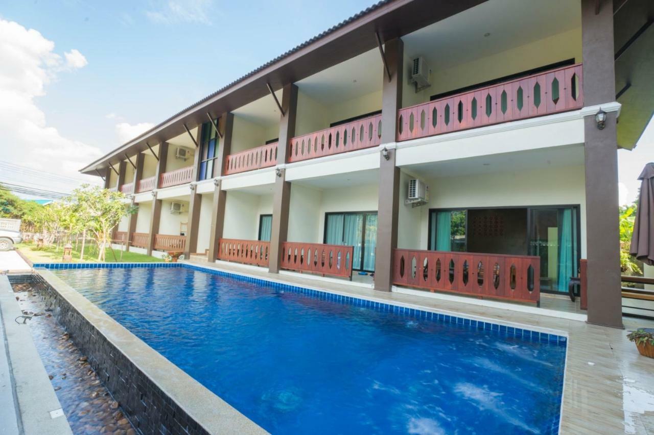 Sriananpura Hotel Chiang Mai Bagian luar foto