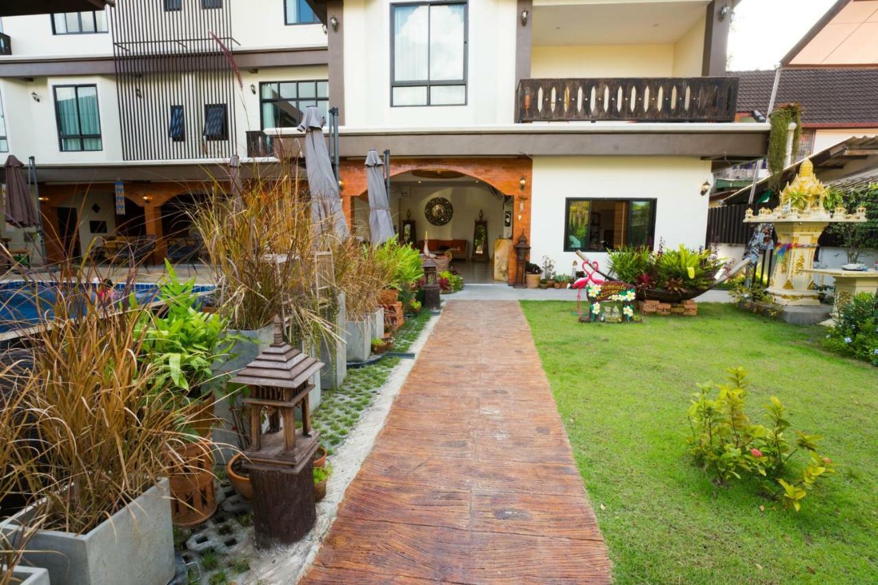 Sriananpura Hotel Chiang Mai Bagian luar foto