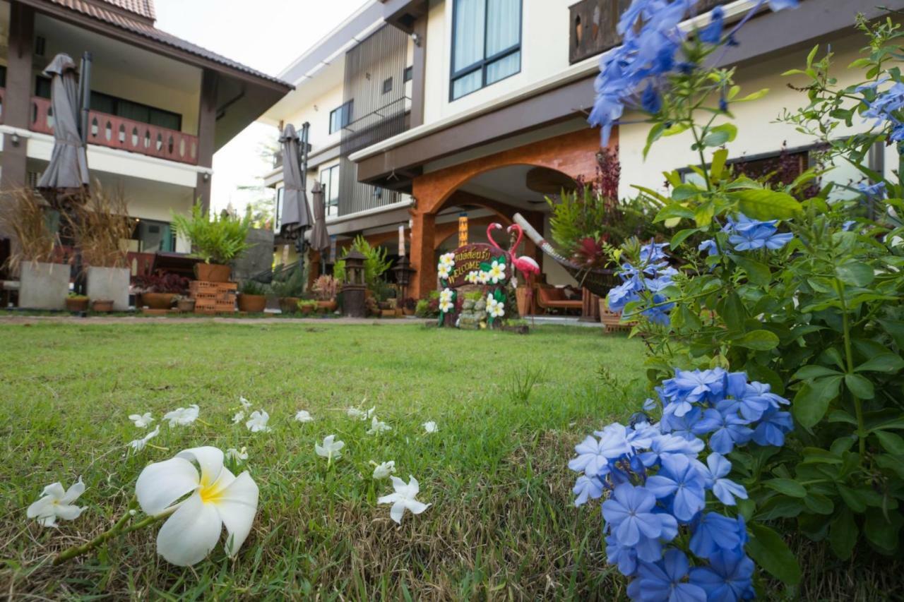 Sriananpura Hotel Chiang Mai Bagian luar foto