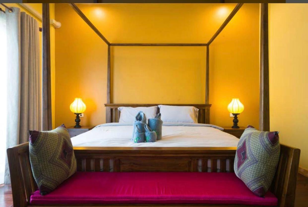 Sriananpura Hotel Chiang Mai Bagian luar foto